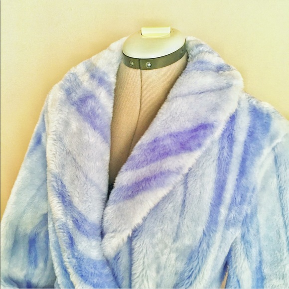 ❗️SOLD❗️Vintage Faux Fur Robe - Picture 3 of 5